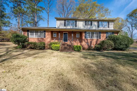 108 Auburn Ct, Spartanburg, SC 29307