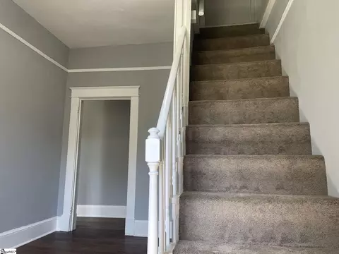 Entry Way - 100 Cedar St, Laurens, SC 29360 photo 2 of 3