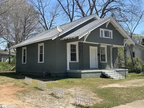 Exterior - 100 Cedar St, Laurens, SC 29360 photo 2 of 4