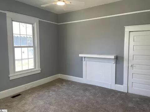 Bedroom - 100 Cedar St, Laurens, SC 29360 photo 4 of 5