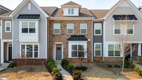 20 Leander Dr, Greer, SC 29651
