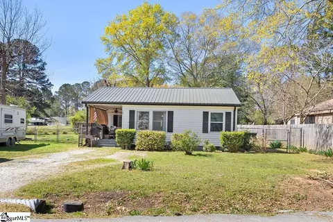 122 Simpson St, Iva, SC 29655