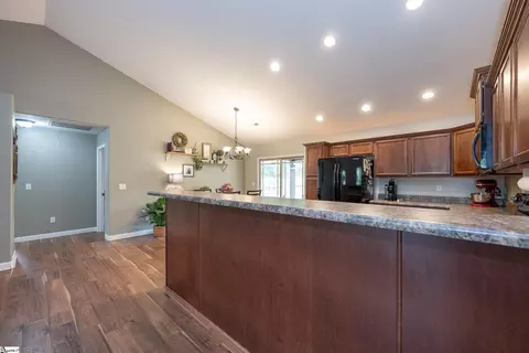 Entry Way - 131 Dillard Rd, Duncan, SC 29334 photo 6 of 7