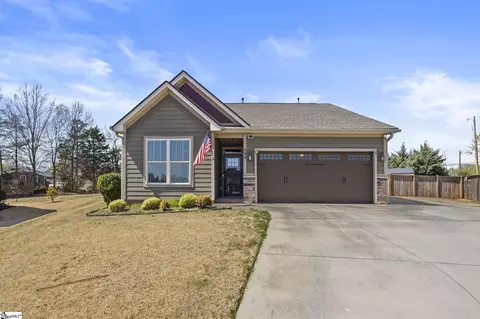404 Skyway Pl, Travelers Rest, SC 29690
