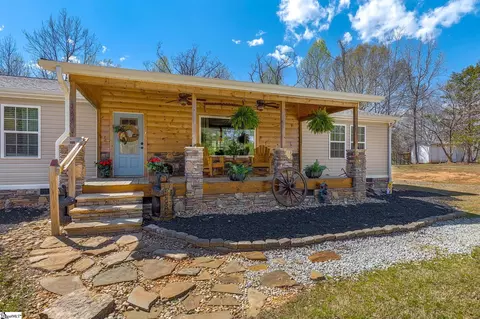 Exterior - 140 Oshields Rd, Easley, SC 29640 photo 4 of 8