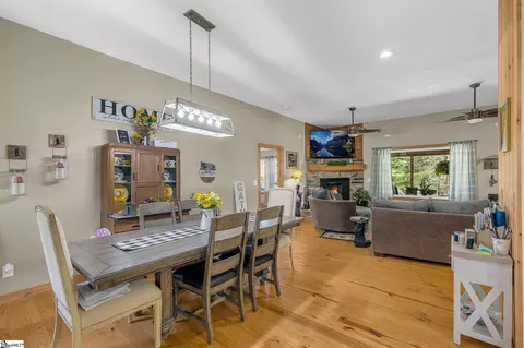 Dining - 140 Oshields Rd, Easley, SC 29640 photo 2 of 2