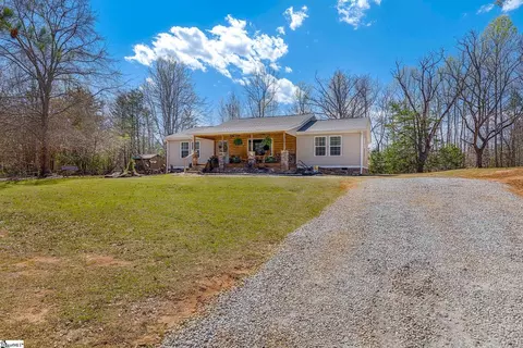 Exterior - 140 Oshields Rd, Easley, SC 29640 photo 3 of 8