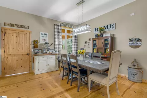Dining - 140 Oshields Rd, Easley, SC 29640 photo 1 of 2