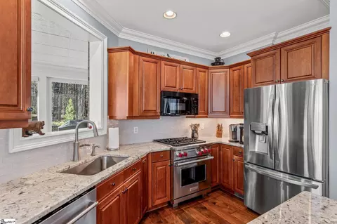 Kitchen - 414 E Waterside Dr, Seneca, SC 29672 photo 2 of 3
