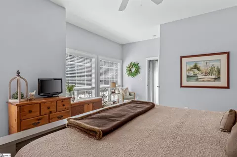 Bedroom - 414 E Waterside Dr, Seneca, SC 29672 photo 5 of 7