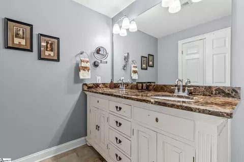Bath - 414 E Waterside Dr, Seneca, SC 29672 photo 3 of 4