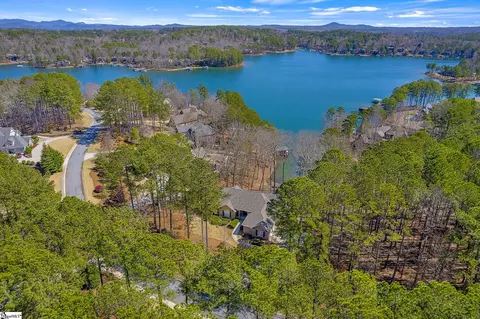 View/Area - 414 E Waterside Dr, Seneca, SC 29672 photo 3 of 4
