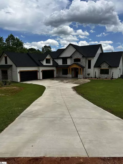 1450 Groce Meadow Rd, Taylors, SC 29687