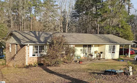 139 Courtney Rd, Laurens, SC 29360
