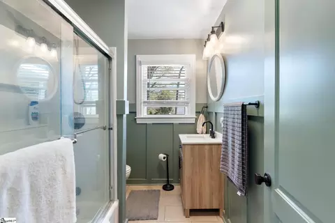 Bath - 111 Davis St, Williamston, SC 29697 photo 1 of 1