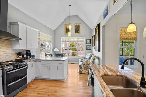 Kitchen - 427 S Pendernale Dr, Moore, SC 29369 photo 1 of 3
