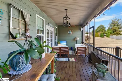 Exterior - 427 S Pendernale Dr, Moore, SC 29369 photo 3 of 12
