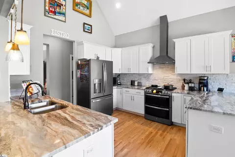 Kitchen - 427 S Pendernale Dr, Moore, SC 29369 photo 2 of 3