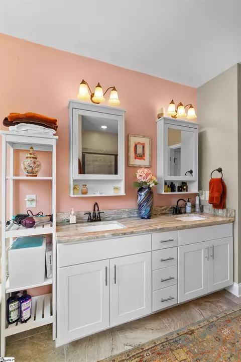 Bath - 427 S Pendernale Dr, Moore, SC 29369 photo 5 of 7