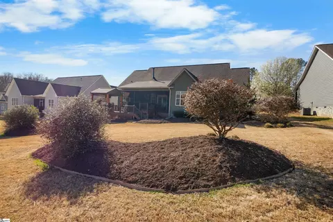 Exterior - 427 S Pendernale Dr, Moore, SC 29369 photo 9 of 12