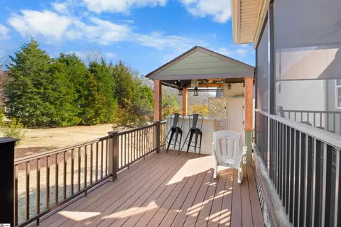 Exterior - 427 S Pendernale Dr, Moore, SC 29369 photo 5 of 12