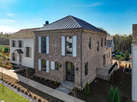 606 Baron Dr, Greenville, SC 29615