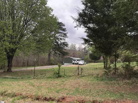 132 Jamyn Ct, Cowpens, SC 29330