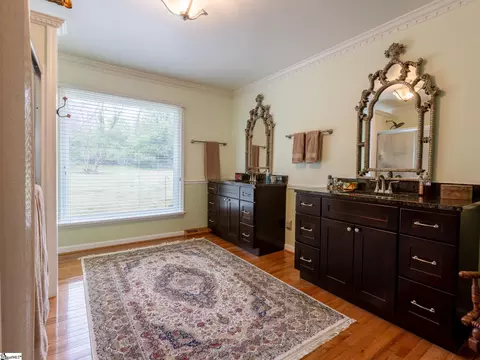 Bath - 207 Hedgewood Ter, Greer, SC 29650 photo 2 of 9