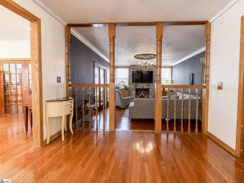 Entry Way - 207 Hedgewood Ter, Greer, SC 29650 photo 5 of 5