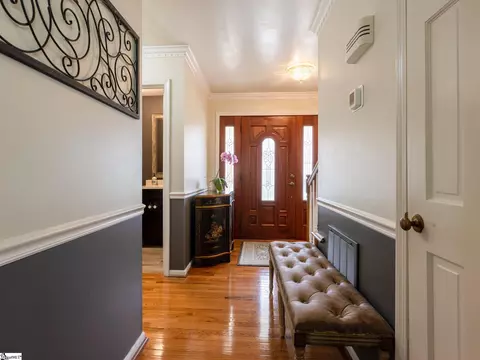 Entry Way - 207 Hedgewood Ter, Greer, SC 29650 photo 2 of 5