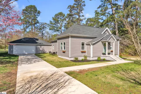 Exterior - 21 Bruce St, Williamston, SC 29697 photo 2 of 6
