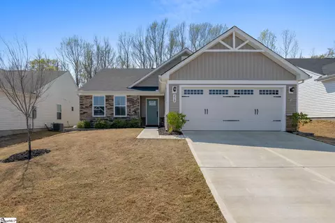 218 Stockland Trl, Fountain Inn, SC 29644