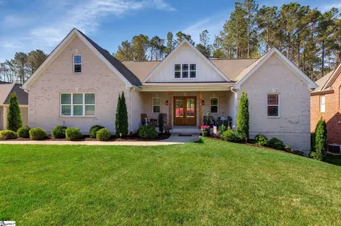9 Graywood Ct, Simpsonville, SC 29680