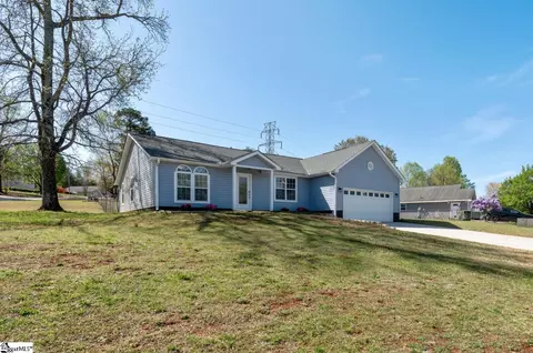 122 Spruce Ave, Greer, SC 29651