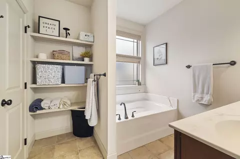 Bath - 703 Cannongate Dr, Greer, SC 29650 photo 2 of 4