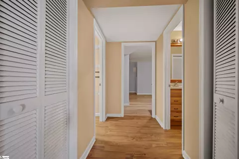 Entry Way - 77 Chestnut St #OAK HALL 301, Tryon, NC 28782 photo 4 of 4