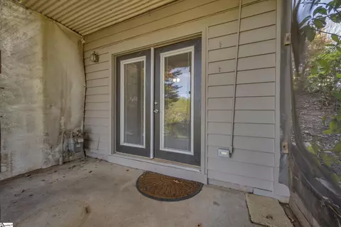 Exterior - 77 Chestnut St #OAK HALL 301, Tryon, NC 28782 photo 5 of 5