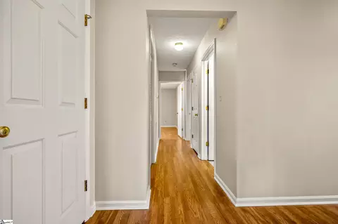 Entry Way - 77 Chestnut St #OAK HALL 301, Tryon, NC 28782 photo 2 of 4