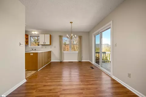 Dining - 77 Chestnut St #OAK HALL 301, Tryon, NC 28782 photo 1 of 2