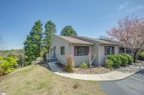 77 Chestnut St #OAK HALL 301, Tryon, NC 28782