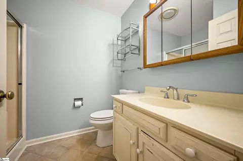 Bath - 77 Chestnut St #OAK HALL 301, Tryon, NC 28782 photo 1 of 3