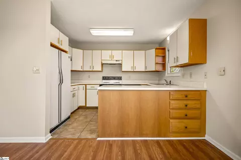 Kitchen - 77 Chestnut St #OAK HALL 301, Tryon, NC 28782 photo 1 of 3