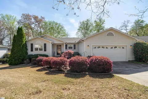 8 Woodtrace Cir, Greenville, SC 29615