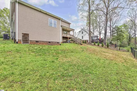 Exterior - 160 Fox Run Cir, Greer, SC 29651 photo 4 of 4