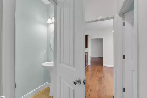 Entry Way - 160 Fox Run Cir, Greer, SC 29651 photo 3 of 4