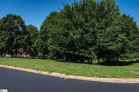 122 Harbour Pointe Dr, Chesnee, SC 29323