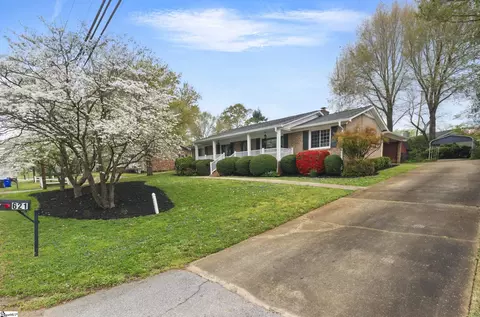 621 Parkins Mill Rd, Greenville, SC 29607