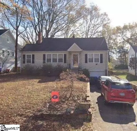 15 Waverly Ct, Greenville, SC 29605