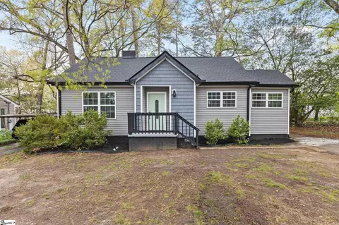 18 Pinehurst St, Taylors, SC 29687