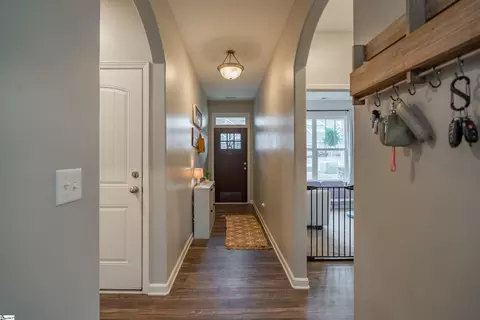 33 Mendham Ln, Greer, SC 29650 photo 3